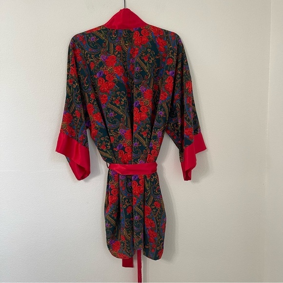 Victoria's Secret Red Floral Long Satin Charmeuse Long Belted Robe Roses - Picture 3 of 7